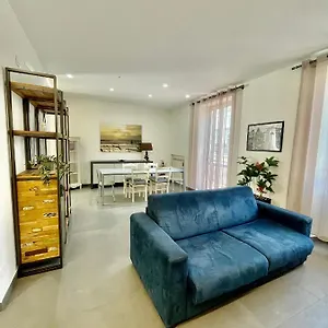Privatehouseinrome Apartament